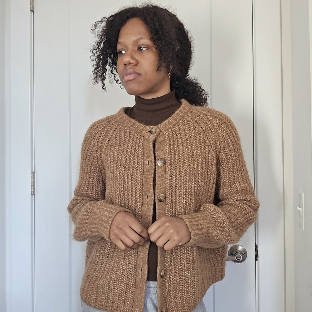 Emile Cardigan - Picture 10 of 12